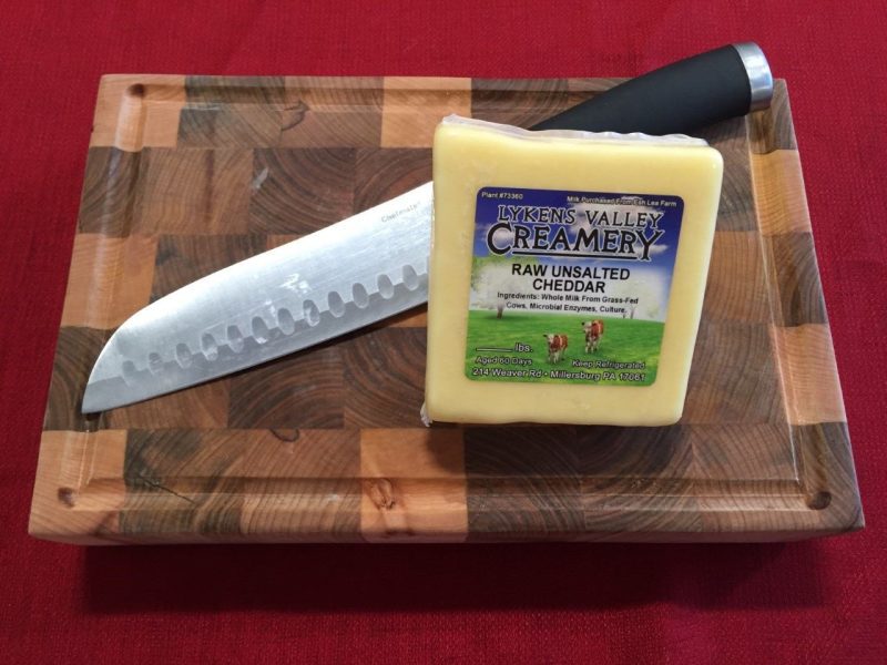 raw grass fed unsalted cheddar cheese 105 oz